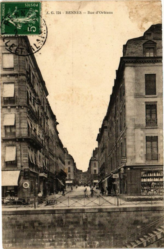 Carte postale ancienne Rennes-Rue d'Orléans à Rennes