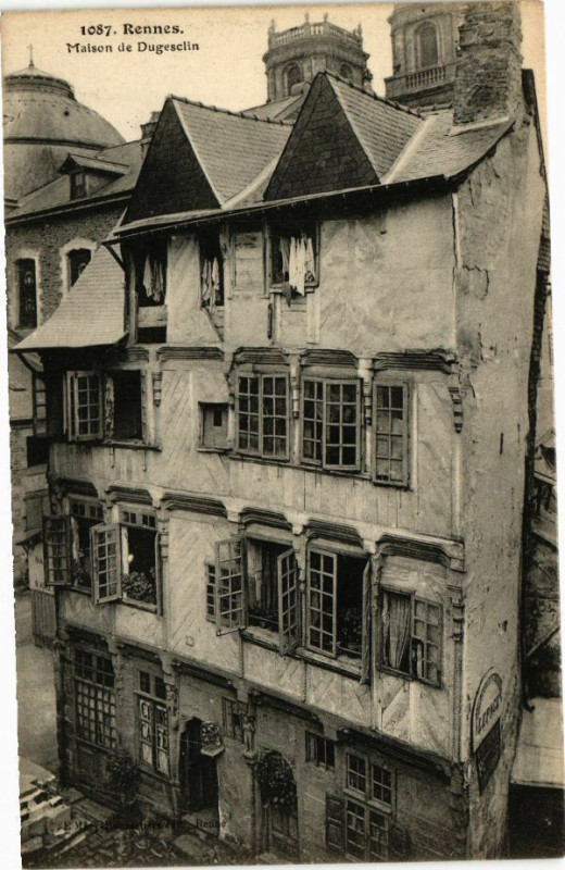 Carte postale ancienne Rennes-Maison de Dugesclin à Rennes