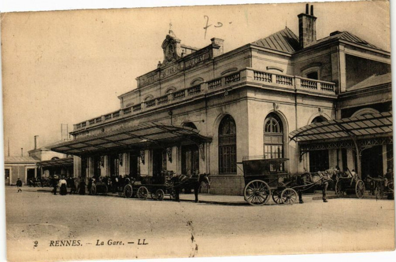 Carte postale ancienne Rennes-La Gare à Rennes
