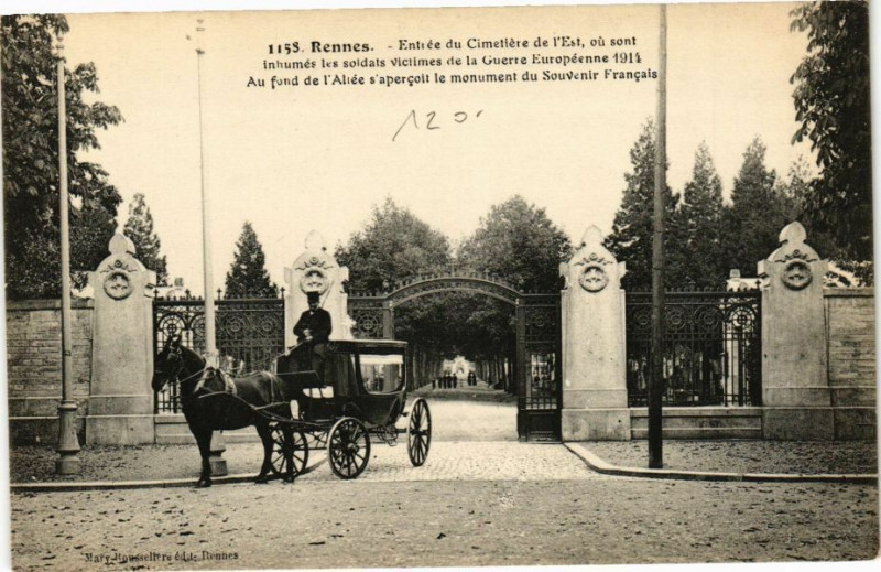 Carte postale ancienne Rennes-Entrée du Cimetiere de l'Est à Rennes
