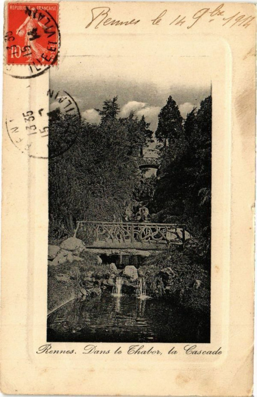 Carte postale ancienne Rennes-Dans le Thabor la Cascade à Rennes