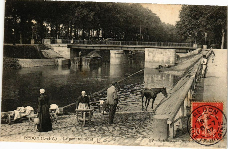 Carte postale ancienne Redon-Le pont tournant à Redon