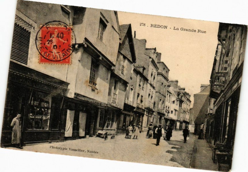 Carte postale ancienne Redon-La Grande Rue à Redon