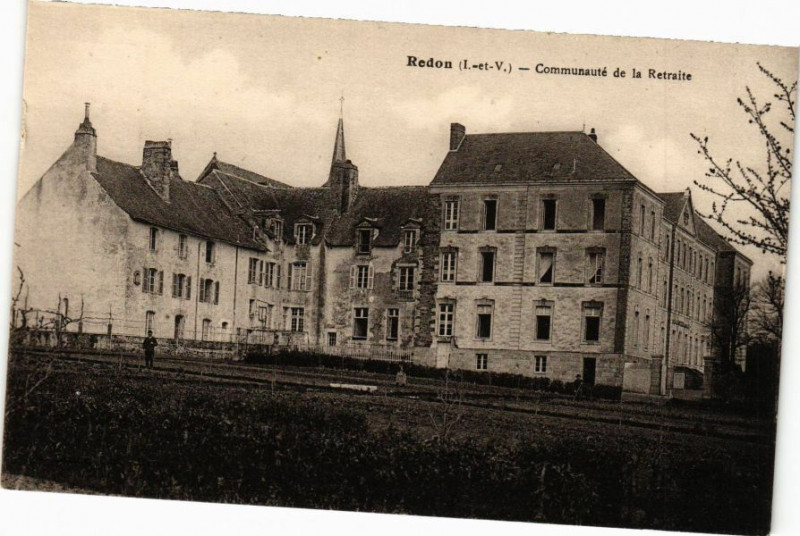 Carte postale ancienne Redon-Commonauté de la Retraite à Redon