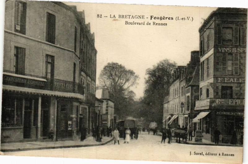 Carte postale ancienne La Bretagne-Fougeres-Boulevard de Rennes à Rennes