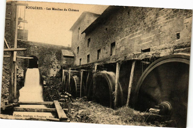 Carte postale ancienne Fougeres-Les Moulins du Chateau à Fougères