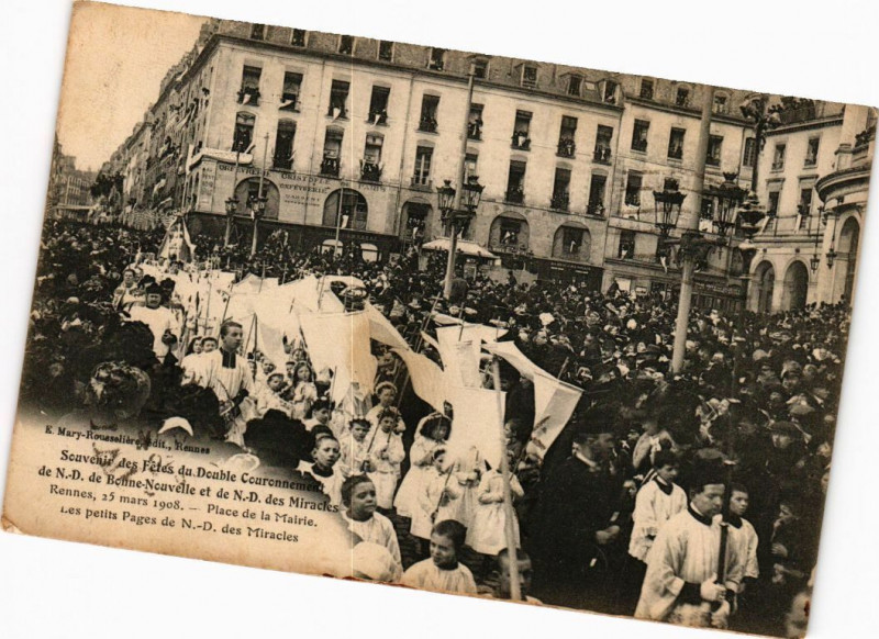 Carte postale ancienne Fetes a Rennes - Les Petits Pages de N.-D. De Miracles à Rennes