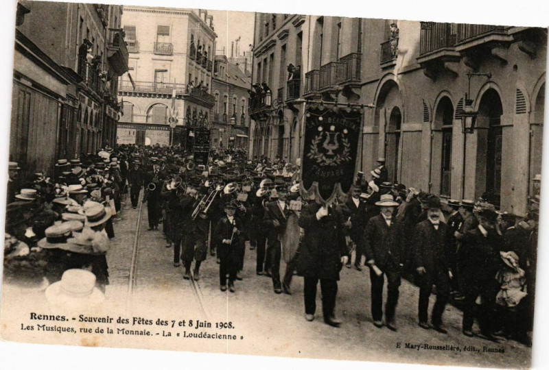 Carte postale ancienne Fetes a Rennes - La Loudéacienne à Rennes