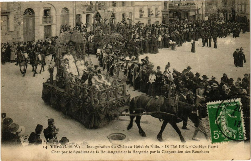 Carte postale ancienne Vitre (I.-et-V.) - Inauguration du Chateau Hotel de Ville - à Vitré