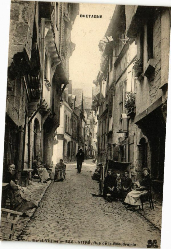 Carte postale ancienne Bretagne - Ille-et-Vilaine - Vitre Rue de la Beaudrairie à Vitré