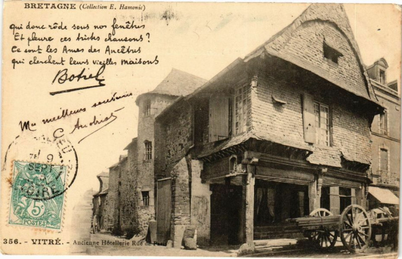 Carte postale ancienne Bretagne Vitre - Ancienne Hotellerie de Paris à Vitré