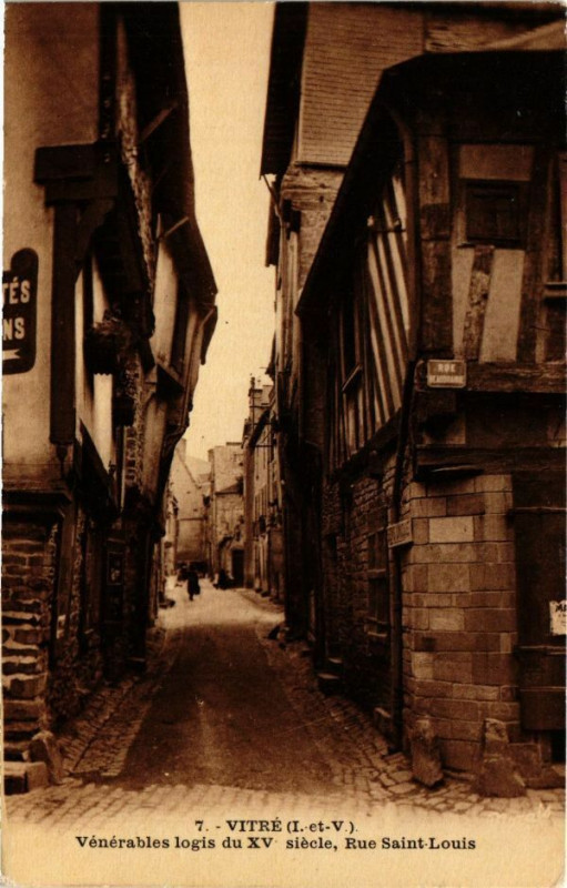 Carte postale ancienne Vitre (I.-et-V.) - Vénérables logis du Xv siécle Rue Saint-Louis à Vitré