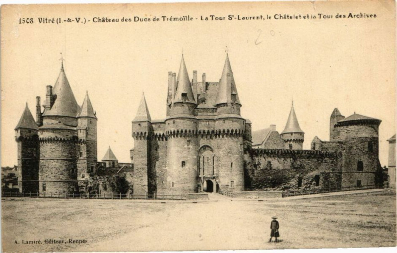Carte postale ancienne Vitre (I. & V.) Chateau des Duce de Trémoille La Tour Saint-Laurent à Vitré