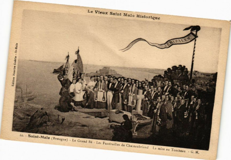 Carte postale ancienne Saint-Malo (Bretagne) -La Grand Bé - Les Funérailles de Chateaubriand à Saint-Malo