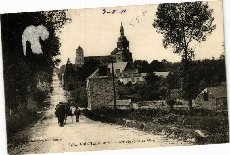 Carte postale ancienne Val d'Izé (L.-et-V.) - Arrivée route de Vitre à Vitré