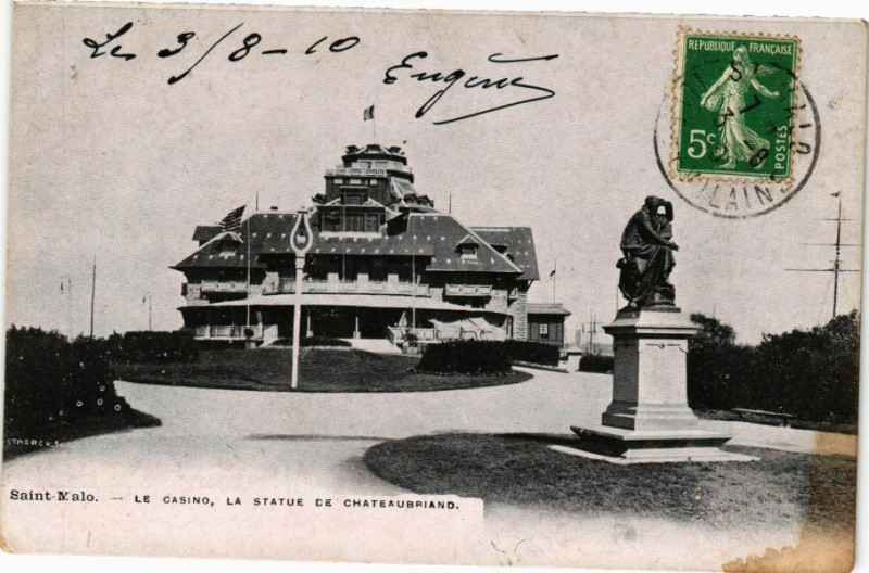 Carte postale ancienne Saint-Malo - Le Casino La Statue de Chateaubriand à Saint-Malo