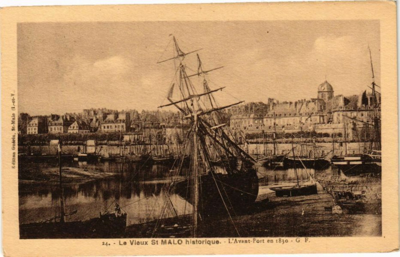 Carte postale ancienne Le Vieux Saint-Malo historique - L'Avant-Port en 1830 à Saint-Malo