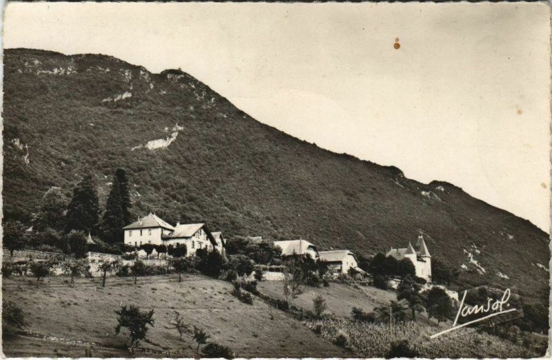 Carte postale ancienne Challes-les-Eaux Hotel des Noisetiers et le Mont Saint-Michel à Challes-les-Eaux