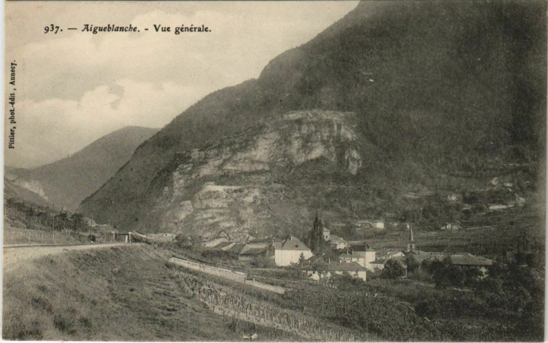 Carte postale ancienne Aigueblanche Vue Generale