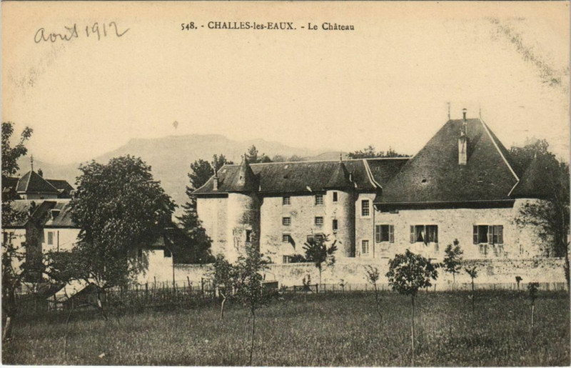 Carte postale ancienne Challes-les-Eaux Le Chateau à Challes-les-Eaux