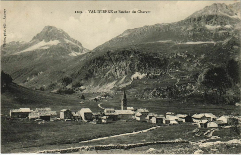 Carte postale ancienne Val-d'Isere et Rocher du Charvet