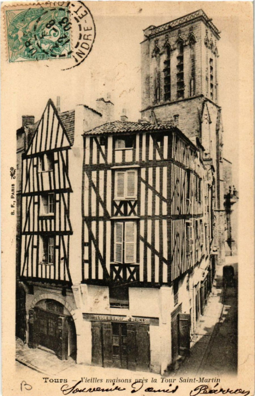 Carte postale ancienne Tours - Vieilles Maisons pres la Tour Saint-Martin à Tours