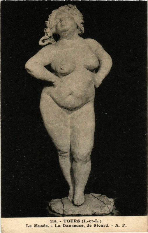 Carte postale ancienne Tours - Le Musée - La Dansense de Stoard à Tours