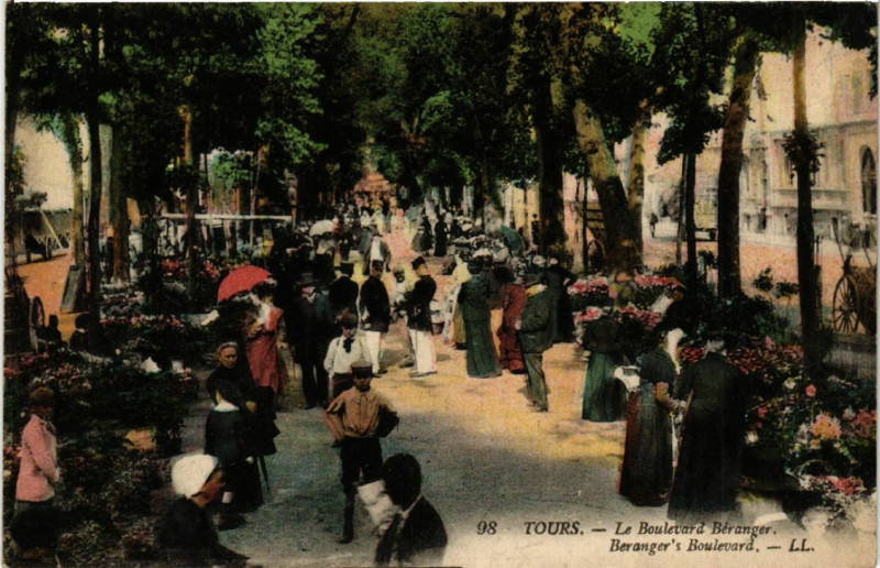 Carte postale ancienne Tours - Le Boulevard Beranger - Berange's Boulevard à Tours
