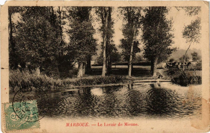 Carte postale ancienne Marboué - Le Lavoir de Mienne à Marboué