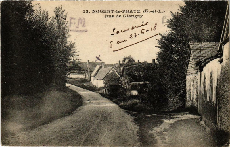 Carte postale ancienne Nogent le Phaye - Rue de Glatigny à Nogent-le-Phaye