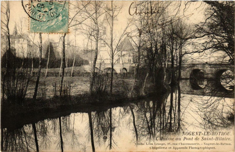 Carte postale ancienne Nogent-le-Rotrou - L'Huisne au Pont de Saint-Hilaire à Nogent-le-Rotrou
