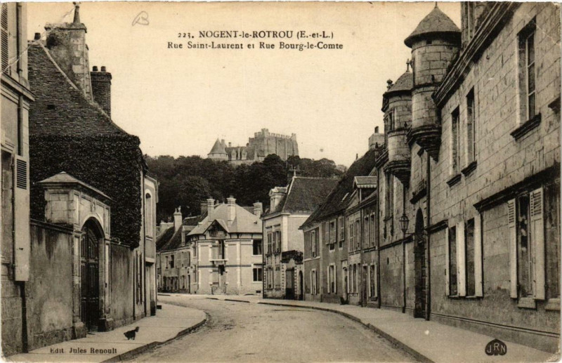 Carte postale ancienne Nogent-le-Rotrou - Rue Saint-Laurent et Rue Bourg-le-Comte à Nogent-le-Rotrou