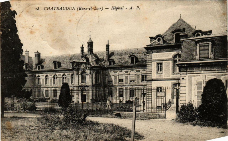 Carte postale ancienne Chateaudun - Hopital à Châteaudun