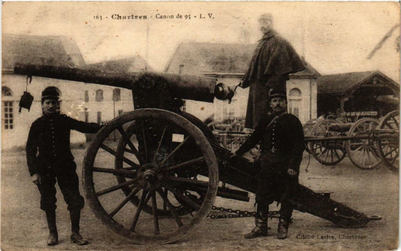 Carte postale ancienne Chartres - Canon de 95 à Chartres