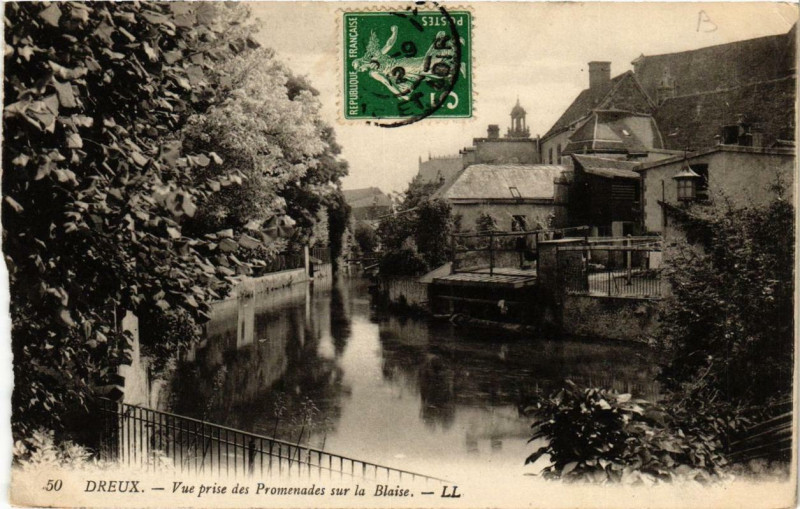 Carte postale ancienne Dreux - Vue prise des promenades sur la Blaise à Dreux