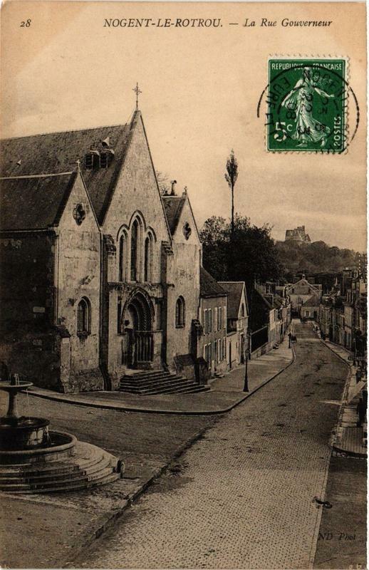Carte postale ancienne Nogent-le-Rotrou - La Rue Gouverneur à Nogent-le-Rotrou