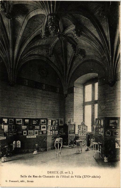 Carte postale ancienne Dreux - Salle du Rez de Chaussée de l'Hotel de Ville à Dreux