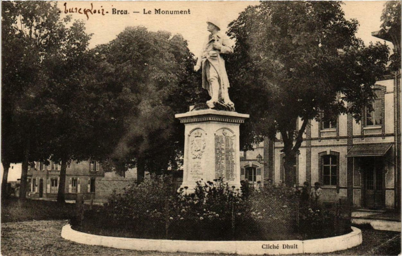 Carte postale ancienne Brou - Le Monument à Brou