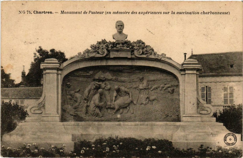 Carte postale ancienne Chartres - Monument de Pasteur à Chartres