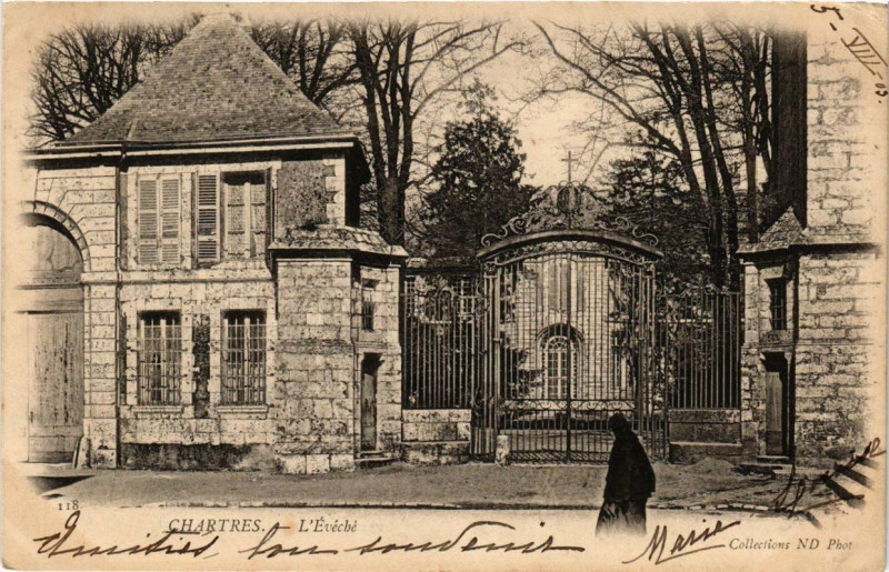 Carte postale ancienne Chartres - L'Evéché à Chartres
