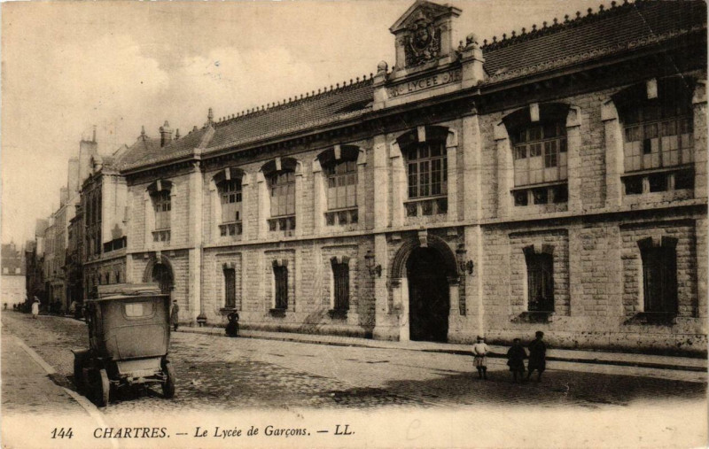 Carte postale ancienne Chartres - Le Lycée de Garcons à Chartres