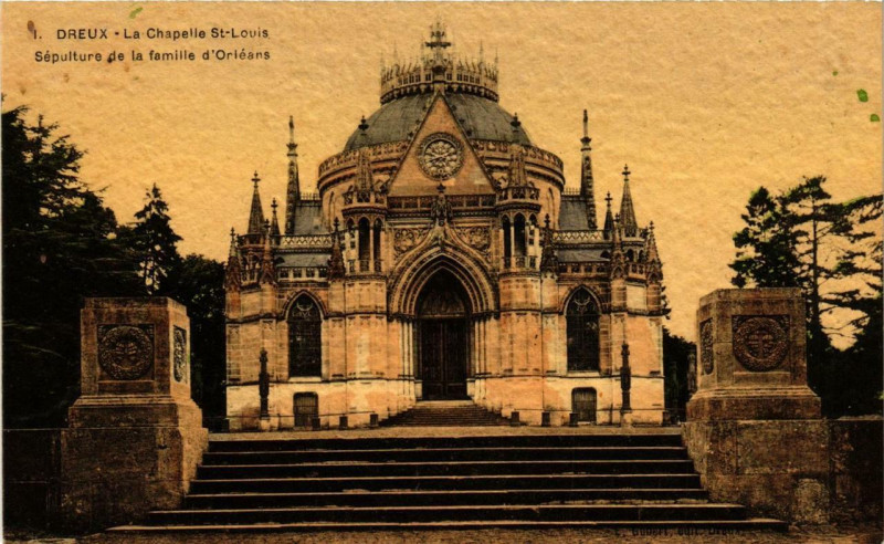 Carte postale ancienne Dreux - La Chapelle Saint-Louis à Dreux