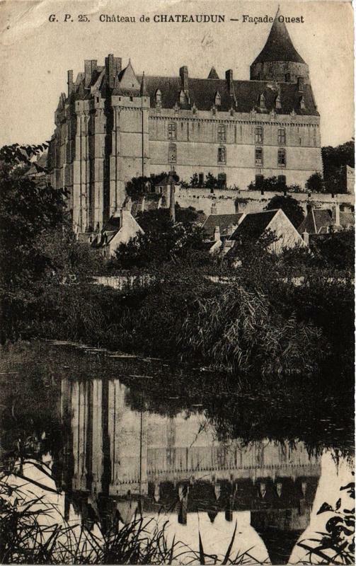 Carte postale ancienne Chateau de Chateaudun-Facade Ouest
