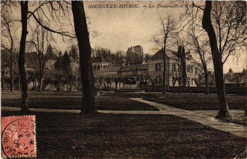 Carte postale ancienne Nogent-le-Rotrou - Les Promenades et le Chateau à Nogent-le-Rotrou