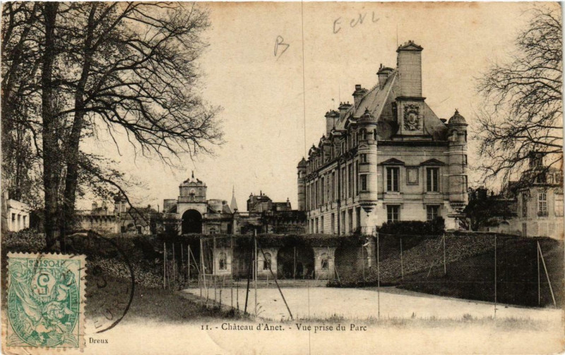 Carte postale ancienne Chateau d'Anet - Vue prise du Parc à Anet