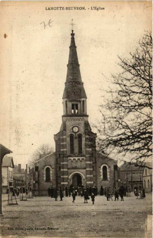 Carte postale ancienne La Motte-Beuvron - L'Eglise