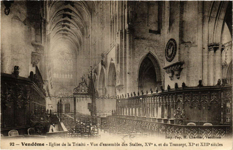 Carte postale ancienne Vendome - Eglise d la Trinite - Vue d'ensemble des Stalles Xv s à Vendôme