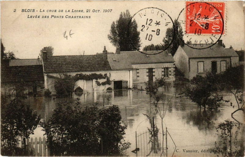 Carte postale ancienne Blois La Crue de la Loire 21 Oct 1907 Levée des Ponts Chartrains à Blois