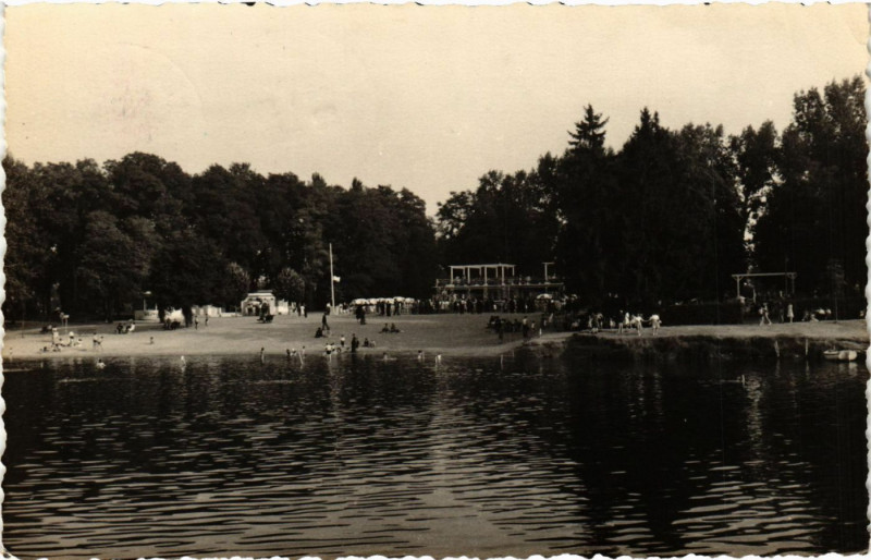 Carte postale ancienne Mentrichard - La Plage