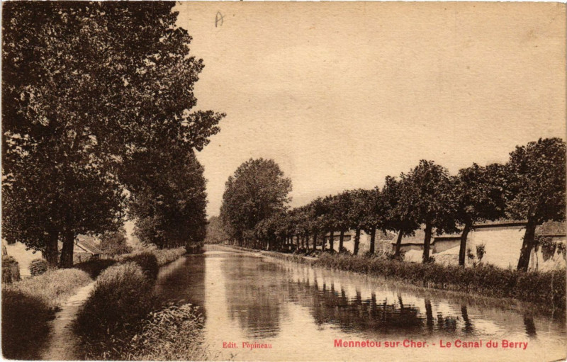 Carte postale ancienne Mennetou-sur-Cher - Le Canal du Berry à Mennetou-sur-Cher